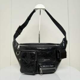Picture of Balenciaga Handbags _SKUfw219657887fw